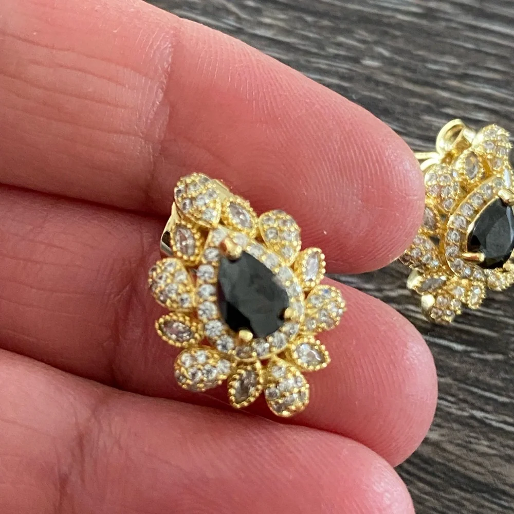 Gold and black tone‎ necklace and earring set